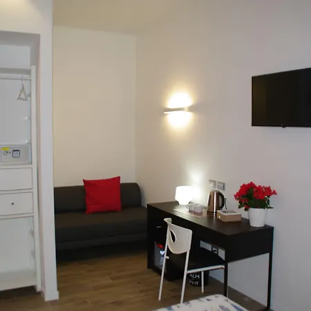 Travel House Gæstehus 4*