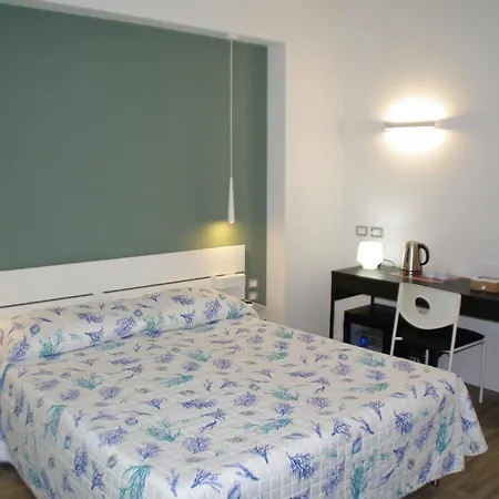 Travel House 4* Специя